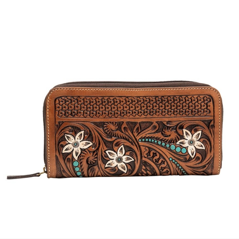 NWT Myra Leather Wallet